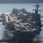 [속보] 미 핵추진항공모함 ‘칼빈슨함’ 부산 입항… “북 <b>위협</b> 대응”