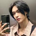 원빈 근데 왜 <b>삼성폰</b>씀?