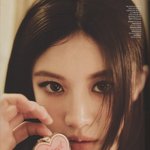 요즘 연예인 중에 고윤정이 제일 예쁜거 같음