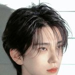 <b>이젠</b> 잘생겼다 말하기도 입 아파요
