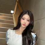 <b>설윤</b> 요즘 얼굴 커하 찍는중