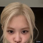 로제 솔로 <b>내년</b>에는 나오겠지?