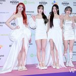 <b>허윤진</b>은 마마에 슬리퍼 신고 온거야?