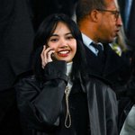 <b>리사</b> 너무 예쁘다