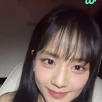 <b>지수</b> 앞머리 잘랐네