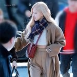 로제 이 패션 따라입는거 에<b>바냐</b>