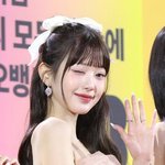 <b>리본</b> 빼고 보면 드레스 별차이 없어보이는데?