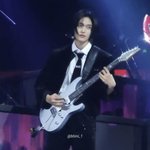 지금 실트 찍은 <b>박원빈</b> 기타 폰카짤 ㄷㄷ