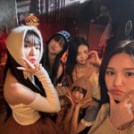 레드벨벳 조이 인스타 업뎃 (<b>with</b> 멤버들)