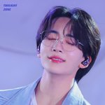 <b>듣기</b>로는 실물이 미쳤다던데?