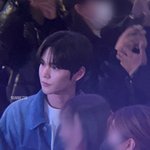 실시간 라이즈 <b>은</b><b>석</b> 시사회 실물 폰카ㅋㅋ
