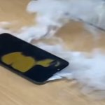 아이폰13 폭발.고등학교 수업중 대피 <b>소동</b>