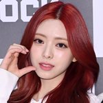 유나 <b>데뷔폼</b> 완전 찾았네