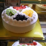 호불호 갈리는 옛날 생크림 <b>케이크</b>