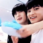 재현이랑 마크 이거 둘 다 <b>바부</b>형제같아서 넘 기여븜