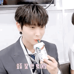 펜타곤 <b>신원</b> 뭐임 개잘생겼네????
