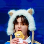 이 남자 아이돌의 <b>화려</b>함에 반했다고