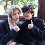 <b>현진</b> 옆에 누구임?