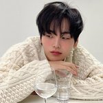 자 이제 내 손바닥 <b>위로</b> 올라갈 시간이야
