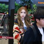 [모두드루와] <b>휴닝</b>바히에 이사진에 너무 귀엽지 않아?