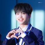 어허 거기 <b>복숭아</b> 찌르지 마세요