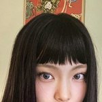 저 입술 때문에 더 2D <b>캐릭터</b> 같음