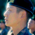 군복이 퍼스널<b>컬러</b>인 것 같은 배우