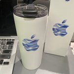 <b>애플</b> 스토어에서 주는 텀블러 이쁘다