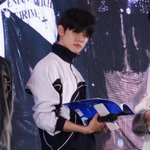 <b>중국교복</b> 입은 투바투 연준