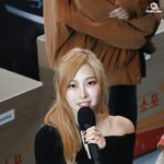 너네 이번 활동 <b>지젤</b> 금발 어때?