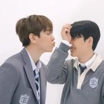 엑소가 느그들한테 뭔 잘못함?