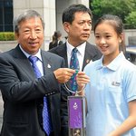 <b>성화</b>봉송하는 중학생 손연재