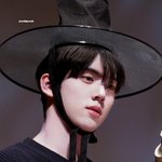눈, <b>코</b>, <b>입</b> 조합이 어떻게 이렇게 되냐고