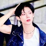 투바투 연준.. <b>흑발</b> 잘 어울려