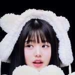 원영이 <b>흰색</b>퍼 잘어울리네