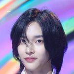 얼굴만으로 <b>플</b>러팅 가능한 <b>아이돌</b>