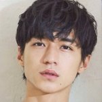 얼굴에 점을 잘 빼지않는 것 같은 일본 연예인들