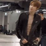 와 <b>성찬</b> 몸 봐봐
