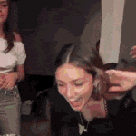 인싸 생일파티에 가면 실망하는 점...<b>gif</b>