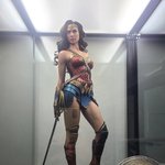 갤가돗 배우님 원더우먼 스테<b>츄</b> 간단하게 리뷰