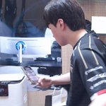 [댓글부탁해] 케리아 배경<b>화면</b> 뭔지 아는 사람