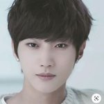 [이것좀봐줘] 여자가 <b>이분</b> 닮은거면 예쁜편이야?