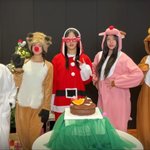 실시간 포닝에서 X-<b>mas</b> 코스튬한 뉴진스
