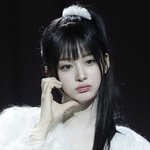 장원영 좋아하는데 오늘 <b>설윤</b> 진짜 이쁘다