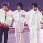 김태래 원빈 명재현 팔짱ㅋㅋ