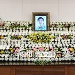 故이선균 빈소, 침통한 조문 행렬…아내 전혜진 상주로 '비통'