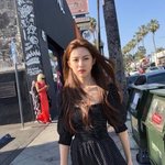 고윤정은 사진이나 <b>cf</b>로 봤을땐 너무 이쁜데