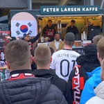 후배들에게 커피차 조공하는 선배