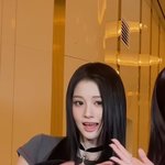 설윤은 <b>흑발</b>이구나