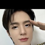 얘들아 눈 밑 <b>앞부분</b>